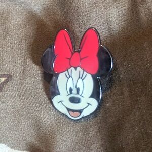 📌 Disney Minnie Mouse Enamel Pin